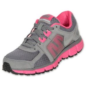 Nike Women’s Dual Fusion ST2 Running Shoe